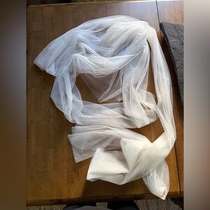 Vowd LUXE TULLE BRIDAL SCARF